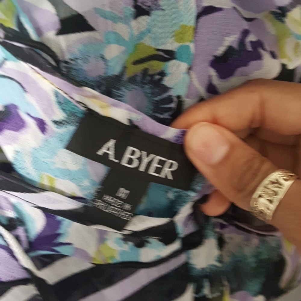 Purple Ruffle Floral Blouse - Picture 5 of 5